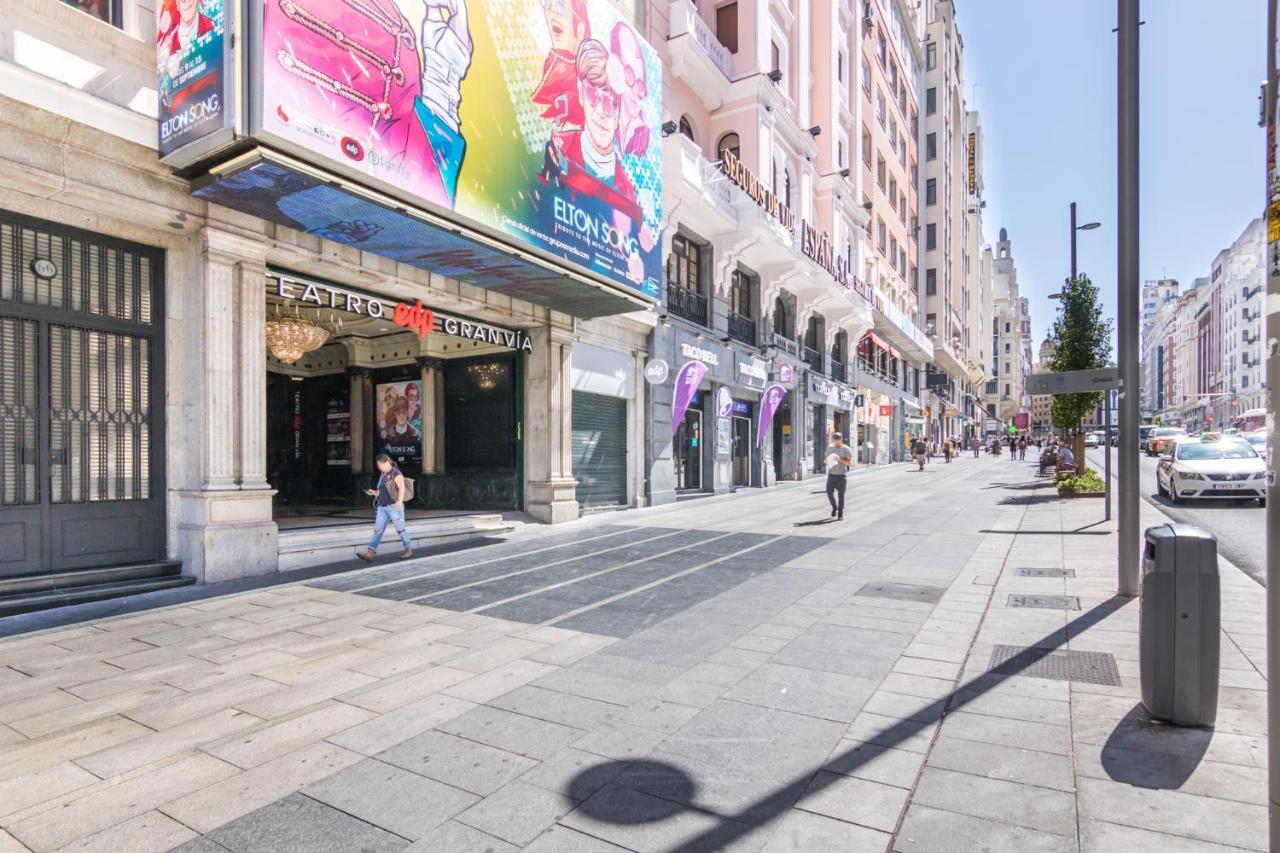 Hostal Santillan Madrid Bagian luar foto