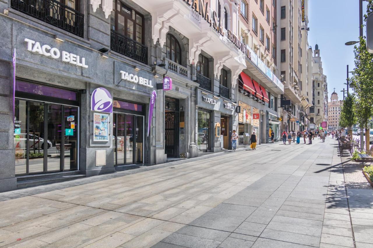 Hostal Santillan Madrid Bagian luar foto